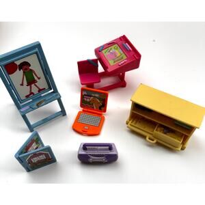 Fisher Price Loving Family dollhouse Kids Playroom furniture 2002